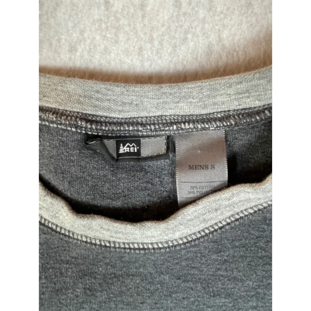 REI Men's Gray Long Sleeve Crew‎ Neck Sweatshirt Size S Cotton Polyester Blend